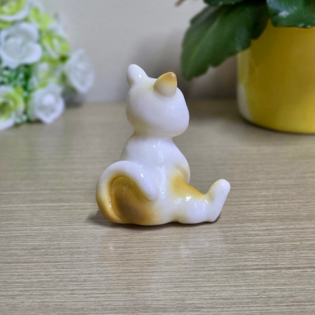 Marshmallow Sassy Cat Sculpture