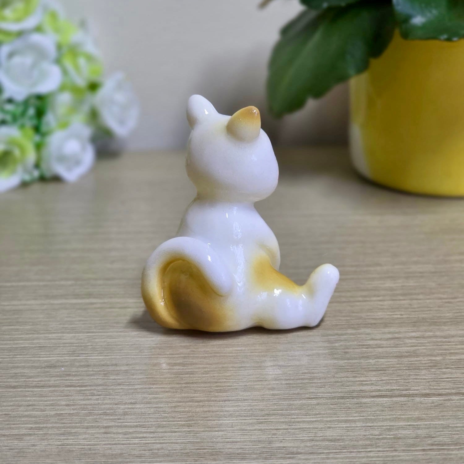 Marshmallow Sassy Cat Sculpture